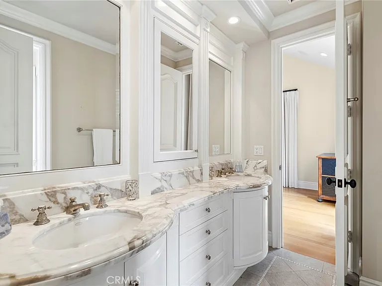 1550 E Oceanfront — Photo 25