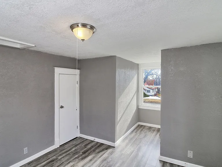 1144 Grand Ave — Photo 33