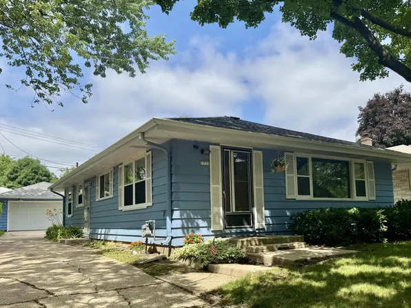 1733 North 118th STREET, Wauwatosa, WI 53226