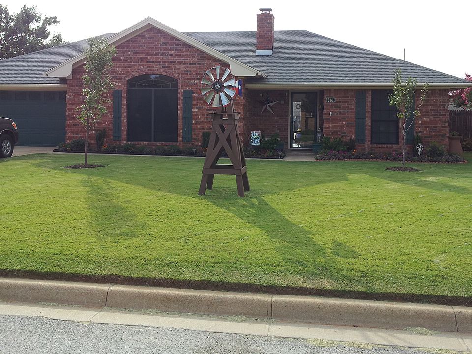 1st image of 661 Maplewood Dr