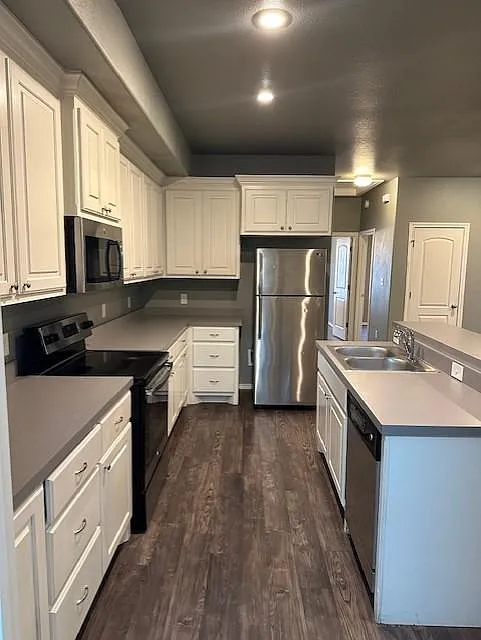 3 bed, 1411 sqft, $1,450 — Photo 2