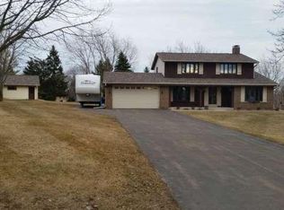 3705 Hillview Ct, Hubertus, WI 53033