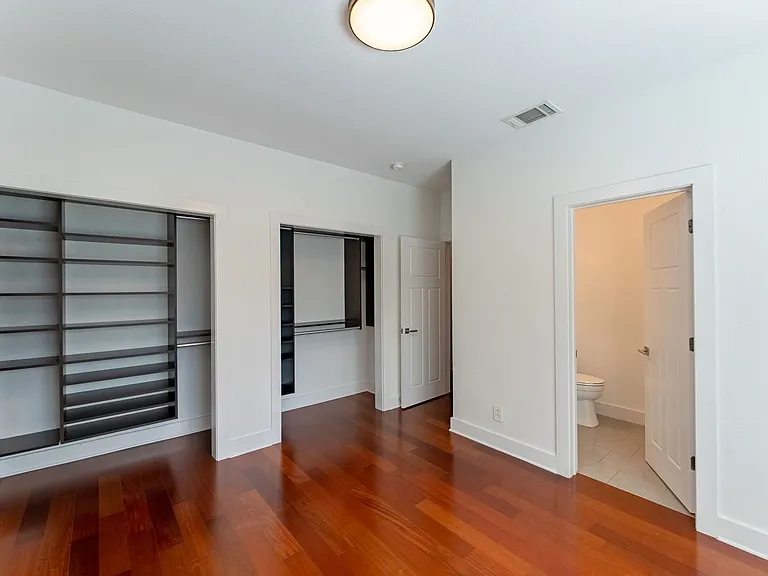 1209 E 3rd St — Photo 13