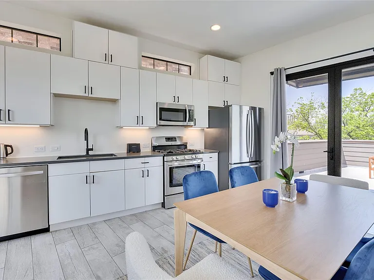 808 E Lydia St — Photo 18