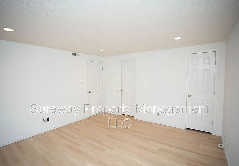 142 Kenwood Dr — Photo 15