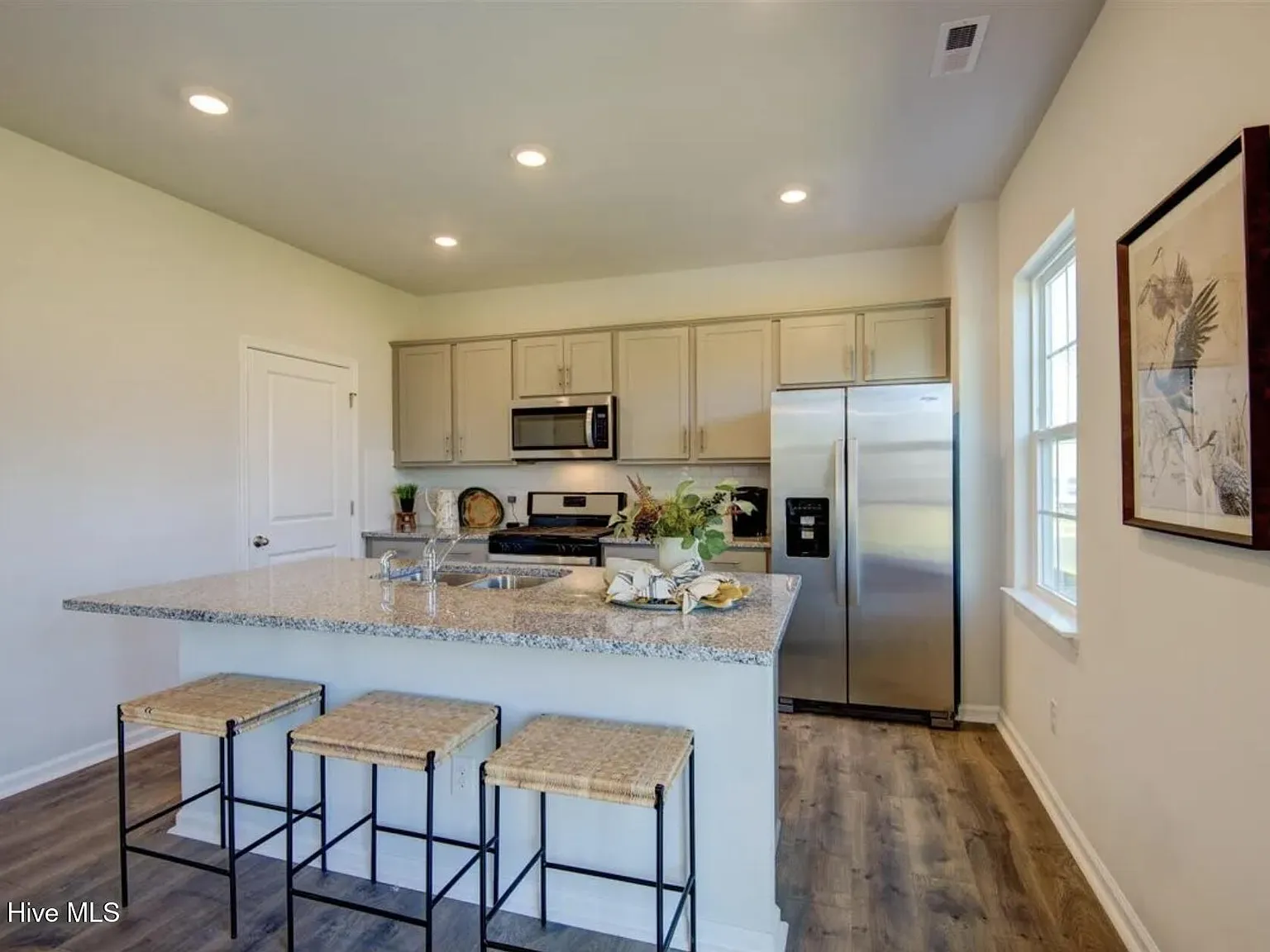 3 bed, 2.5 bath, $2,200 — Photo 3