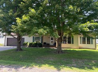 205 Grandview Dr, Rushville, IL 62681