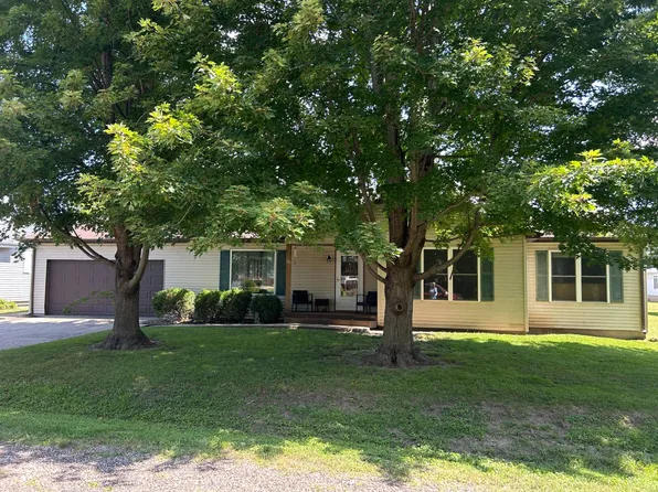 205 Grandview Dr, Rushville, IL 62681