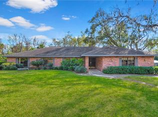 121 Holly Tree Ln, Brandon, FL 33511