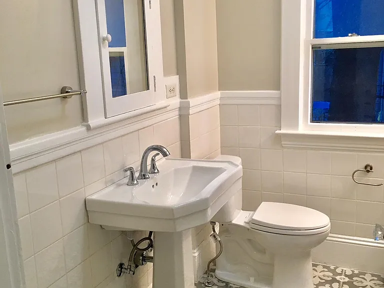 221 S Hamilton St — Photo 25