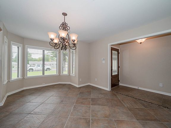 3rd image of 2806 Greenhills Dr