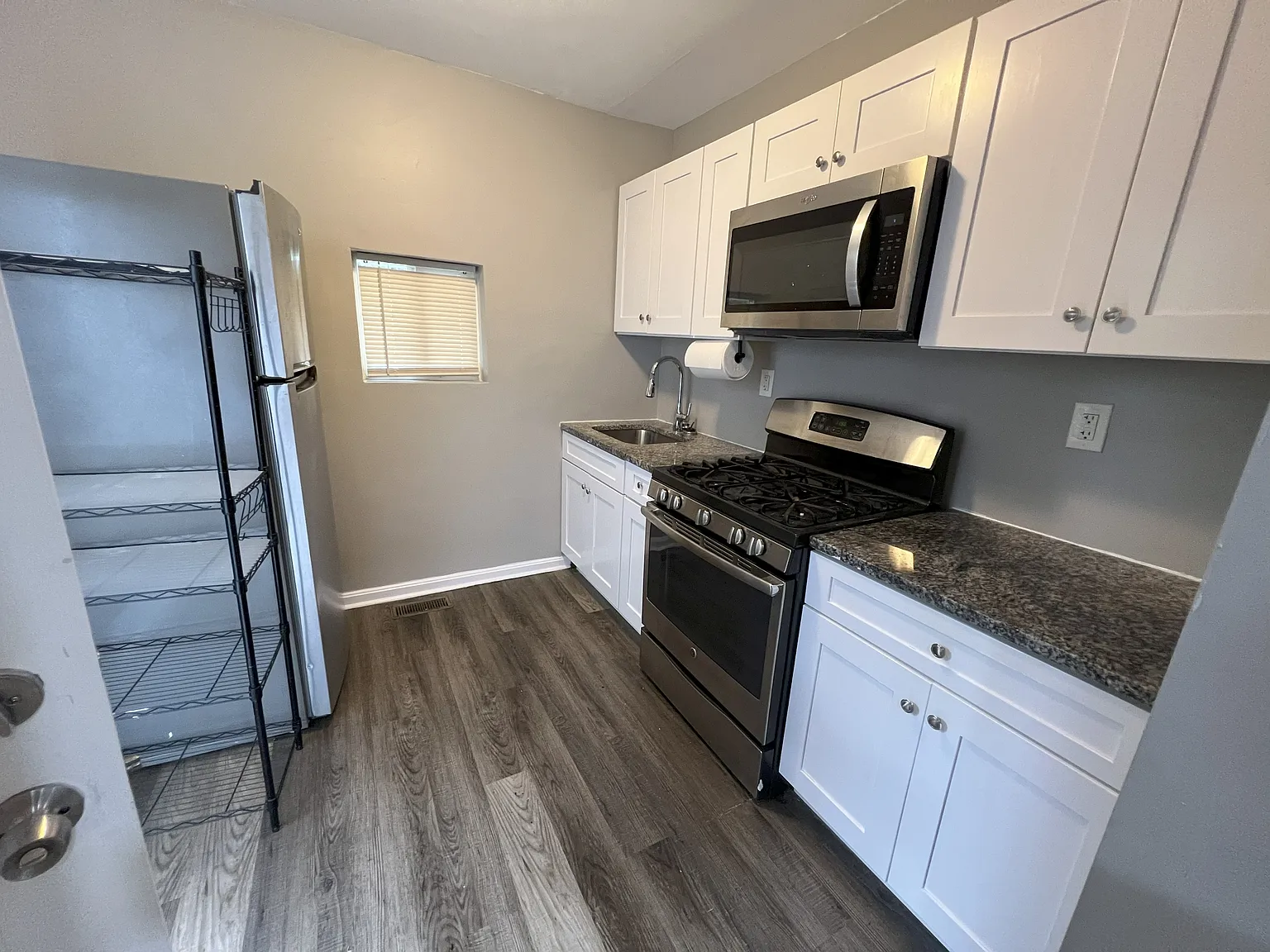 1 bed, 600 sqft, $1,300 — Photo 2