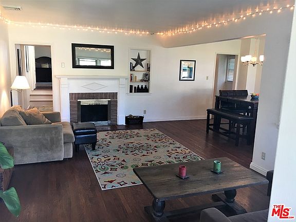 3rd image of 3546 W 85th St
