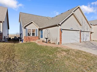3518 Ballyford Dr, Bloomington, IL