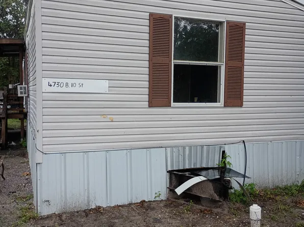 4730 10th St #B, Bacliff, TX 77518
