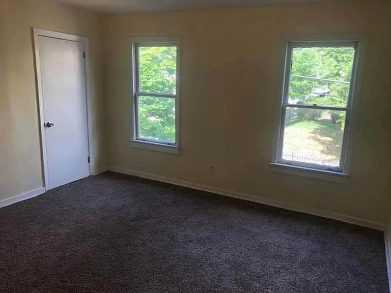213 Amherst St — Photo 15
