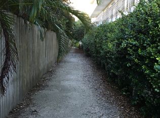 927 Circle Dr, Venice, FL 34285