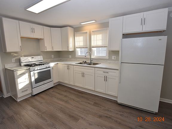 4th image of 1226 E 2nd St