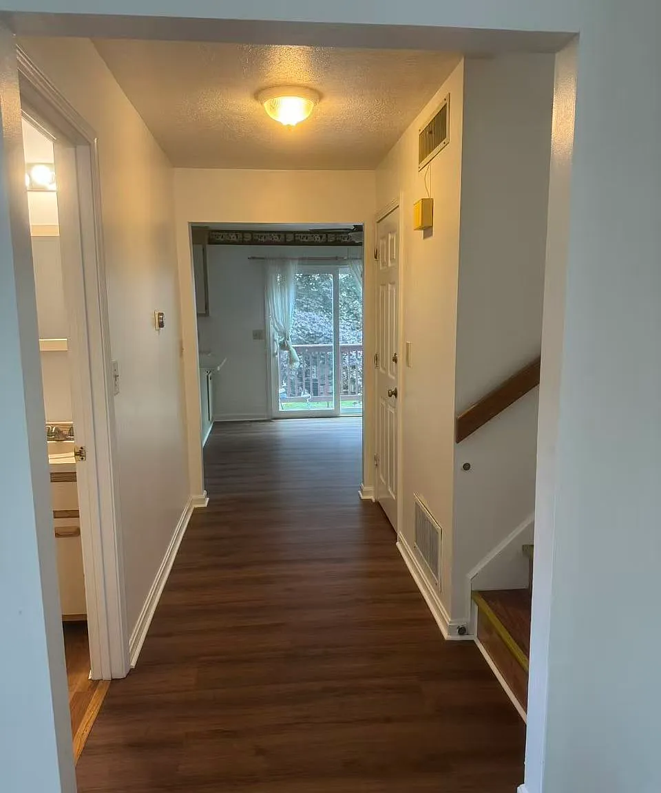 4 Foxmoor Cir — Photo 4