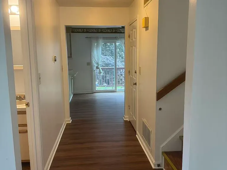 4 Foxmoor Cir — Photo 4