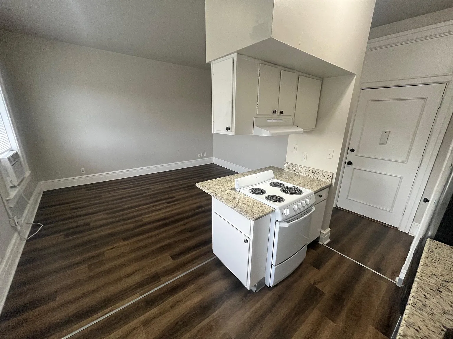 1 bed, 500 sqft, $775 — Photo 2