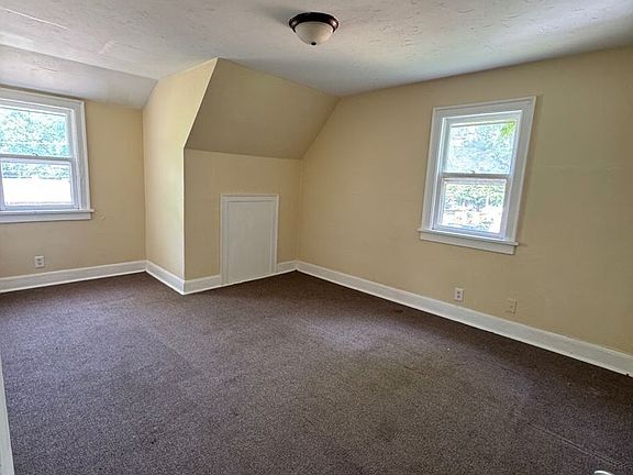 3rd image of 129 N Burbank Ave