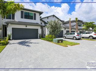 7654 Rockefeller Dr, Naples, FL 34119