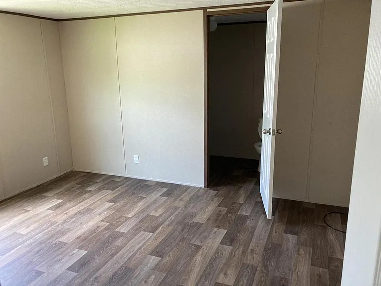 2209 E Effingham Hwy #D6 — Photo 5