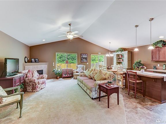 4th image of 8549 83rd St NE