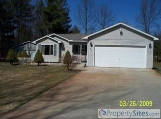 414 Erie St, Houghton Lake, MI 48629