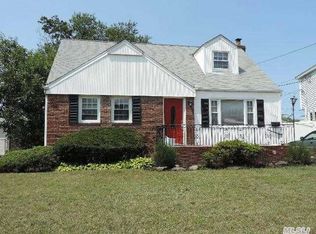 1641 Barbara Ln, East Meadow, NY 11554