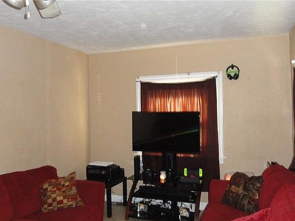 5th image of 4031 52nd Ave N
