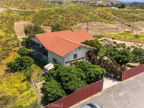 28004 Dakota Dr, Canyon Lake, CA 92587