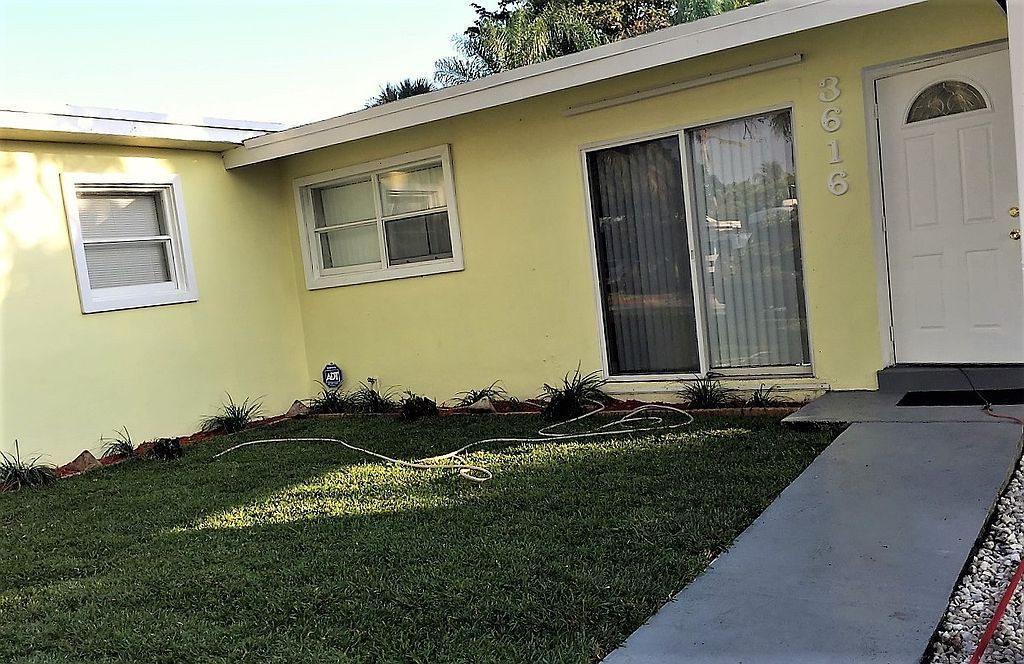 3616 SW 21st Ct - Property Image
