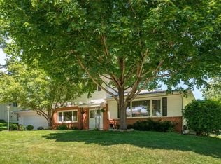 4616 99th St W, Bloomington, MN 55437