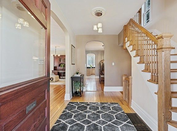 3rd image of 3800 N Lowell Ave