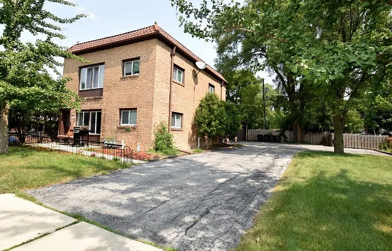 3320 S Schauer Ave #3 — Photo 1