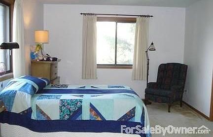 5th image of 928 Wisconsin Ave APT 208