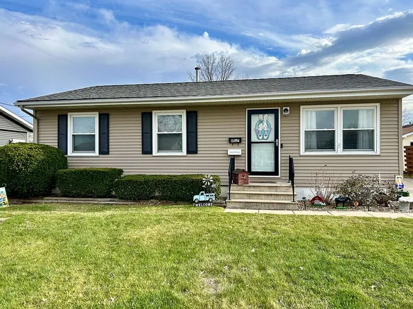 5517 D Ave NW, Cedar Rapids, IA 52405