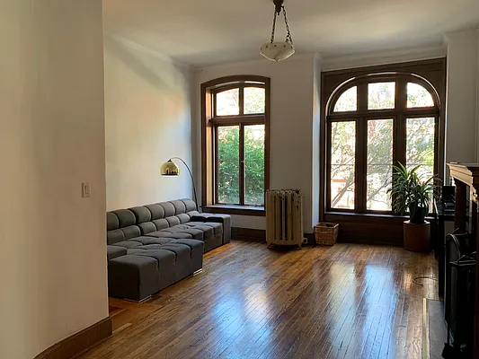 Rented by Oxford Property Group | media 37