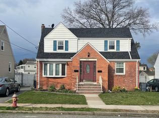 2-26 31st St #2X, Fair Lawn, NJ 07410
