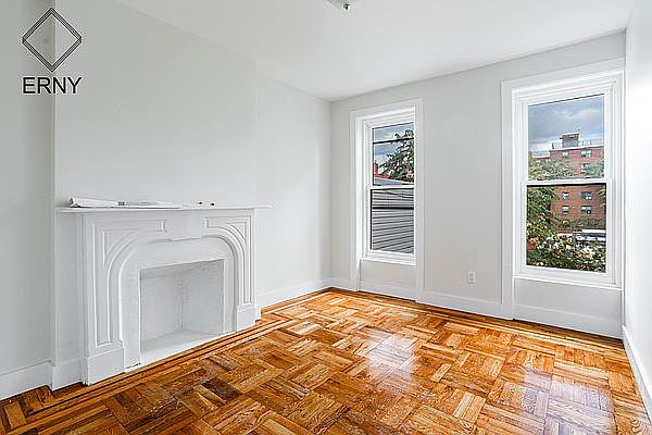 1st image of 243A Vernon Ave #2B