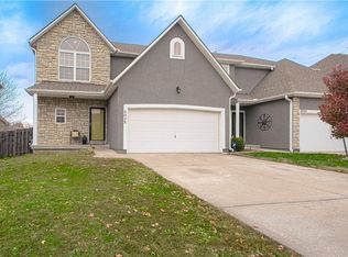 6028 Millbrook St, Shawnee, KS 66218
