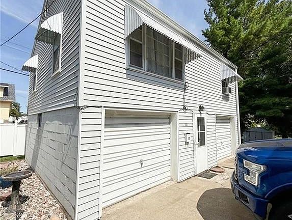 2nd image of 529 W 3rd St