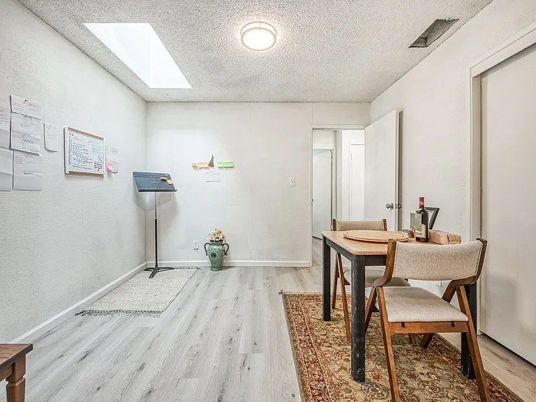 6035 N College Ave #B — Photo 22