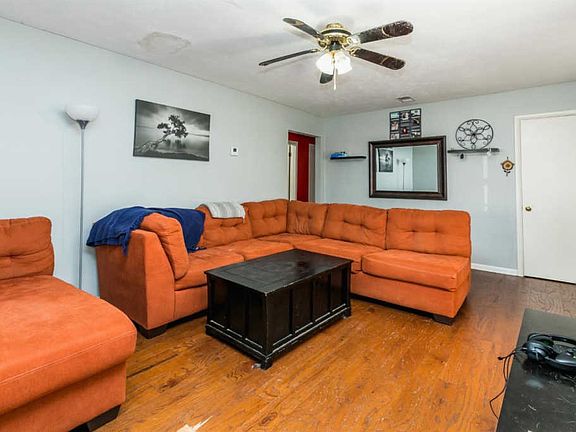 3rd image of 148 Cummins Dr