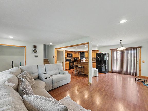 5th image of 268 Terrence Dr