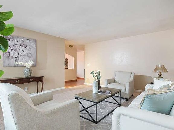 5th image of 15730 La Jolla Ct