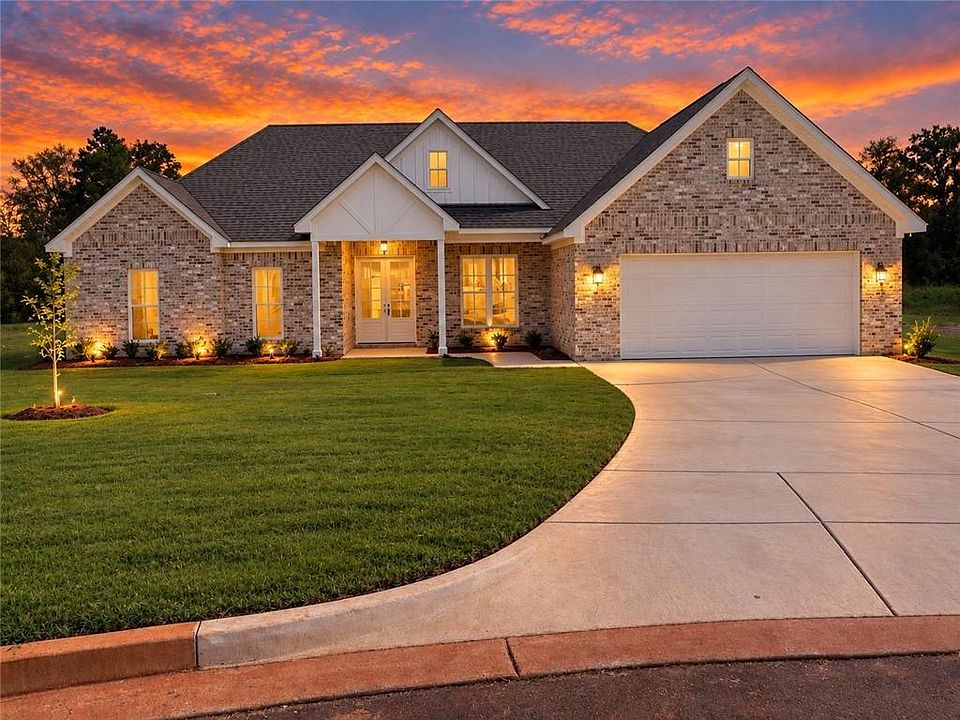 1st image of 1112 Clara Dr E