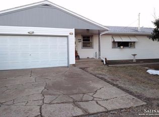 504 N Poplar St, Solomon, KS 67480